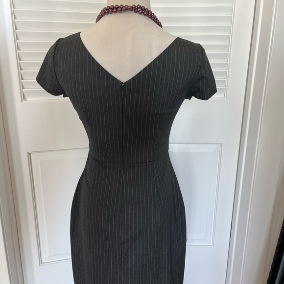 Designer Calven Klein Classic Dress size 2P - Picture 5 of 16